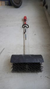 Milwaukee fejebørste